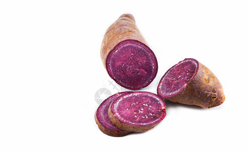 山药紫分离生紫色甜山药红薯切片分离在白色背景图片