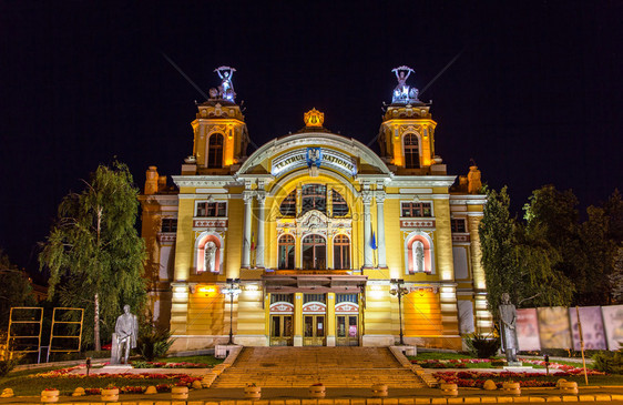 ClujNapoca剧院晚上前图片