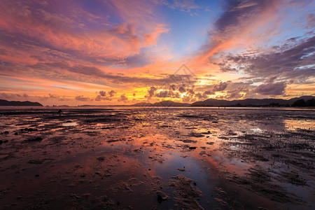 泰国普吉岛美丽的日落图片