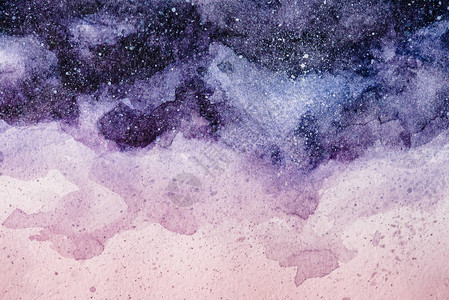 紫色和粉红水彩画背景的夜空中绘图片