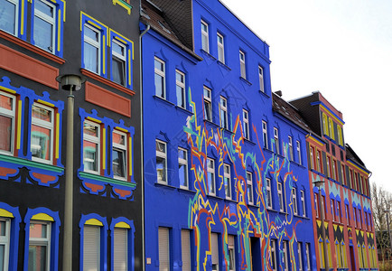 马格德堡街道上色彩缤纷的外墙图片