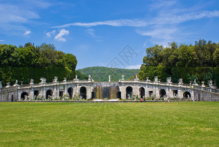 意大利Caserta皇宫花园的Ae图片