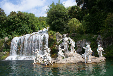 意大利Caserta皇宫花园大瀑布喷泉的图片