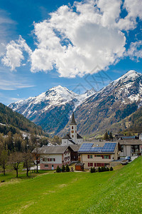 瑞士夏季山景全图片