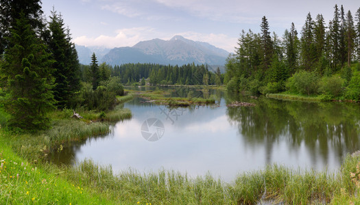 斯洛伐克小湖Strbske图片