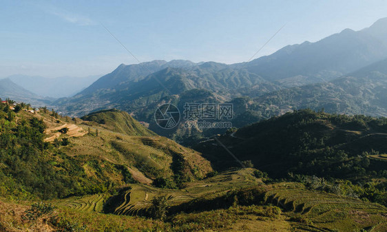 越南SaPa山丘上风景优美的山图片