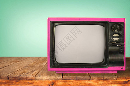 RetroTV旧电视在木板上古老技图片