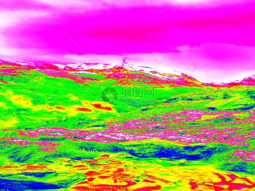 红外照片中的阿尔卑斯山春路径图片