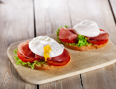 桑威奇三明治和西红柿图片