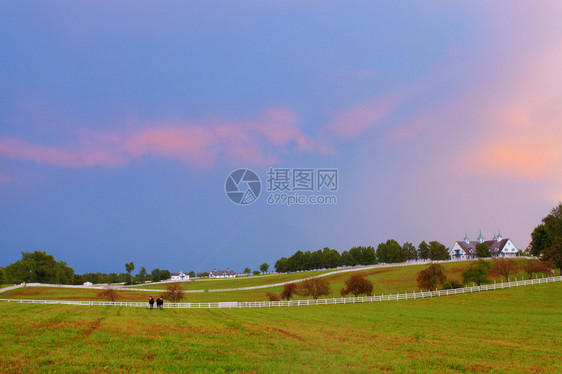 暴风雨过后肯塔基州中部一个图片