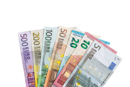 各种面额的欧元纸币上白色孤立背景图片