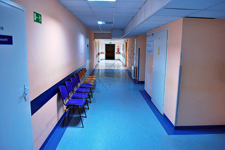 现代医院设施中的走廊操图片