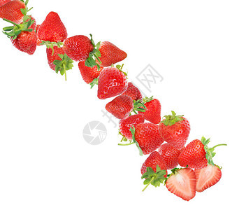 在白色背景上分离的草莓浆果图片