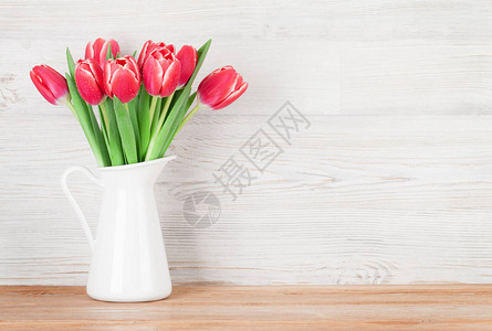 红郁金香花束图片