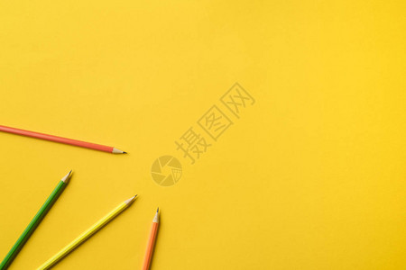 高清背景图片白色背景有选择地聚焦于铅笔高清背景图片彩色铅笔涂色