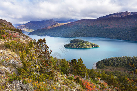 阿根廷巴塔哥尼亚Mascardi湖心脏岛IslaCor图片