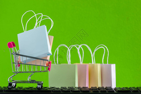 在线购物电子商务或在线订购概念图片