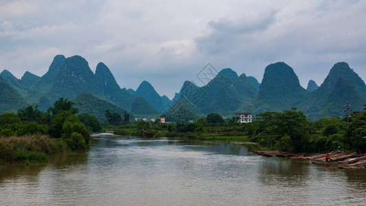 著名的喀斯特山峰风景在长水图片