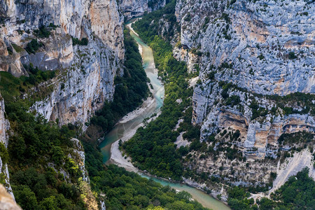 法国普罗旺斯VerdonRiver河高岩山和峡谷的风景图片