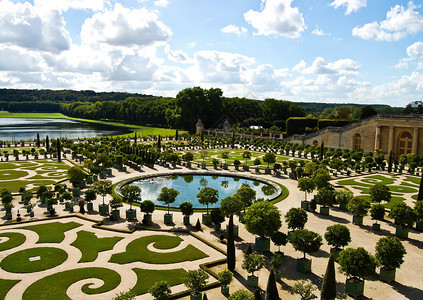 法国凡尔赛城堡的装饰花园图片