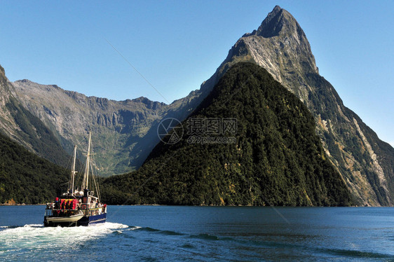 MitrePeak在新西兰南部岛屿Fiordland公园的Mit图片