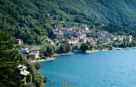 意大利北部科莫湖附近一个小镇Der图片