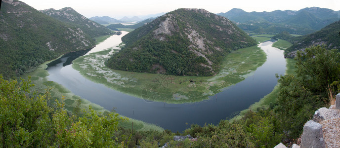 Crnojevica河进入黑山Skada图片