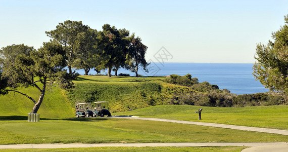 TorreyPinesGolfCouldCourse紧跟加利福尼亚州圣地亚哥太平洋上图片