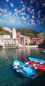 意大利五渔村春季的美丽景色图片