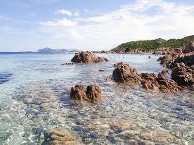 翡翠海岸撒丁岛的海滩图片