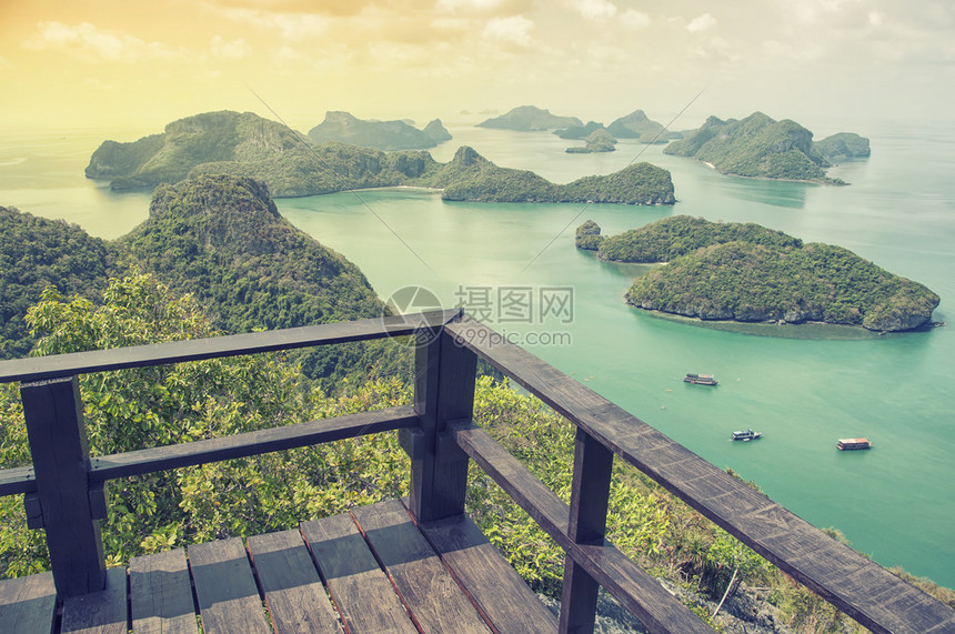 带观景台的MuKoAngThong群岛和海洋公园的鸟瞰图该地区热门旅图片