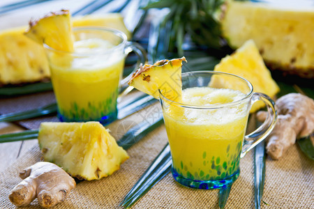 生姜汁新鲜菠萝图片