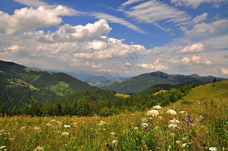 位于乌克兰喀尔巴阡山的布隆山谷德图片
