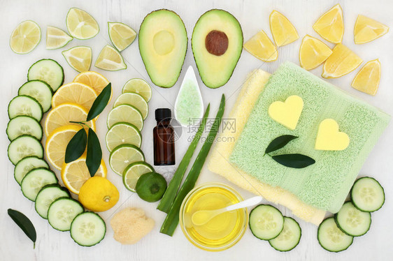 使用黄瓜鳄梨阿洛叶葡萄和柑橘水果进行身体和皮肤护理芳香疗法的美容治疗图片