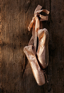 木头芭蕾舞鞋图片