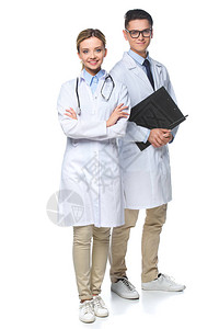医生用听诊器和剪贴板站立的医生图片