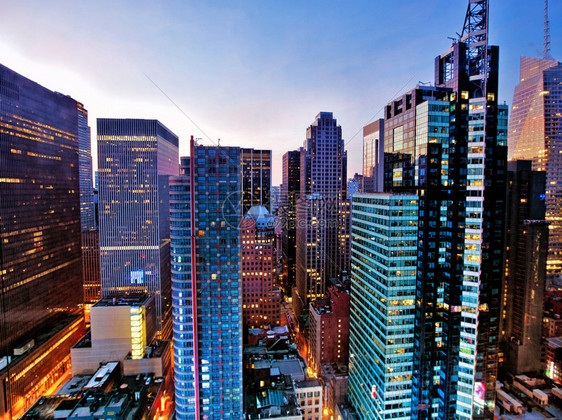 纽约摩天大楼在黎明图片
