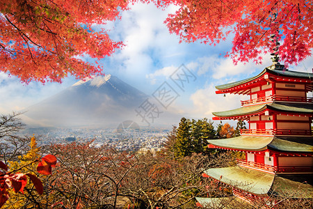 日本秋天的富士山图片