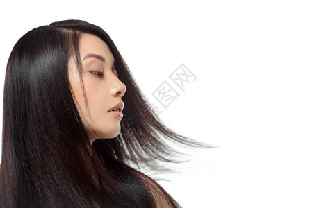 年轻亚洲女肖像美丽健康的头发图片