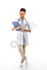 非洲裔美国女医生站在白色的诊断中图片