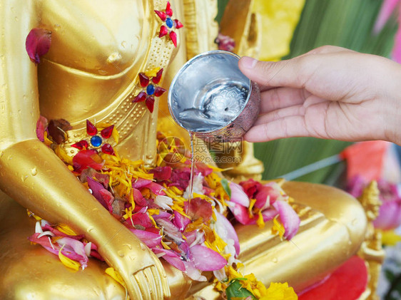 在泰国Songkran日或特别的布丁主义节日图片