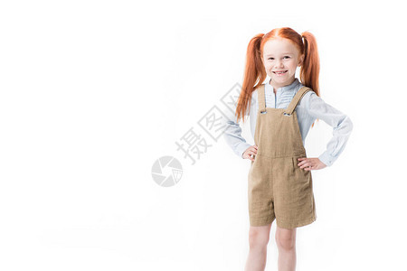 可爱的红发小姑娘站着图片
