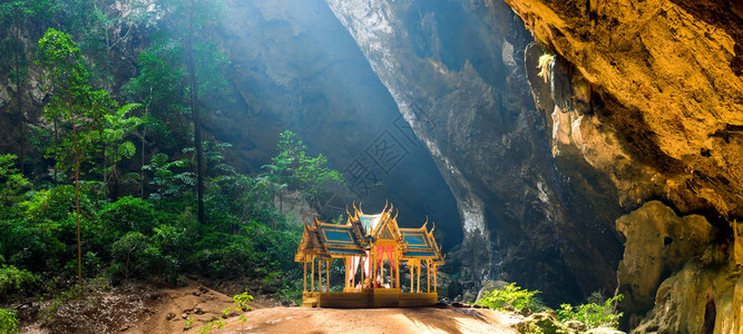PhrayaNakhon洞穴泰国KhaoSamRoiYot公园山洞中图片