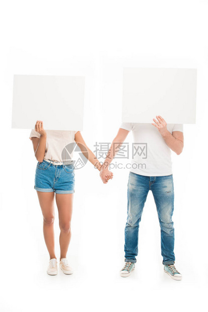 有吸引力的年轻夫妇手握双手图片