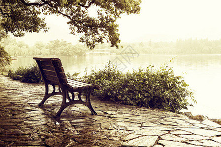 湖边长椅杭州西湖图片