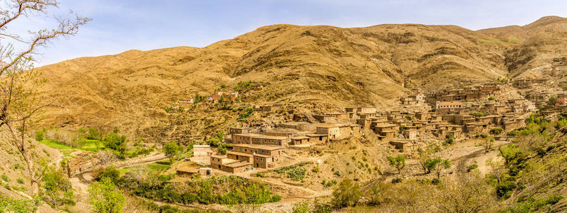 摩洛哥山区农村庄的全景观图片