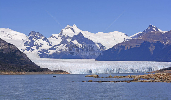 阿根廷LosGlaciares公园阳光日佩里托图片