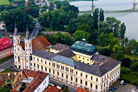 匈牙利Eztergom的城堡和教堂图片