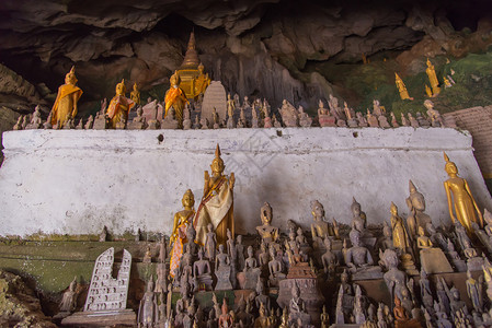 老挝洞穴中的老佛像图片