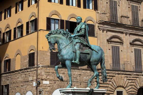 佛罗伦萨科西莫一世的马术雕像领主广场PiazzadellaSignoria詹博洛尼亚Gianbologna的科西莫一世Cosim图片
